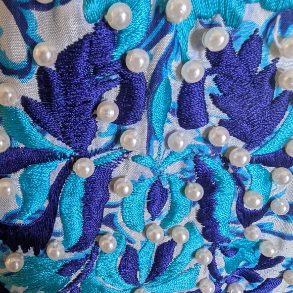 Elegant Blue Patterned Dress - Picture 4 of 10